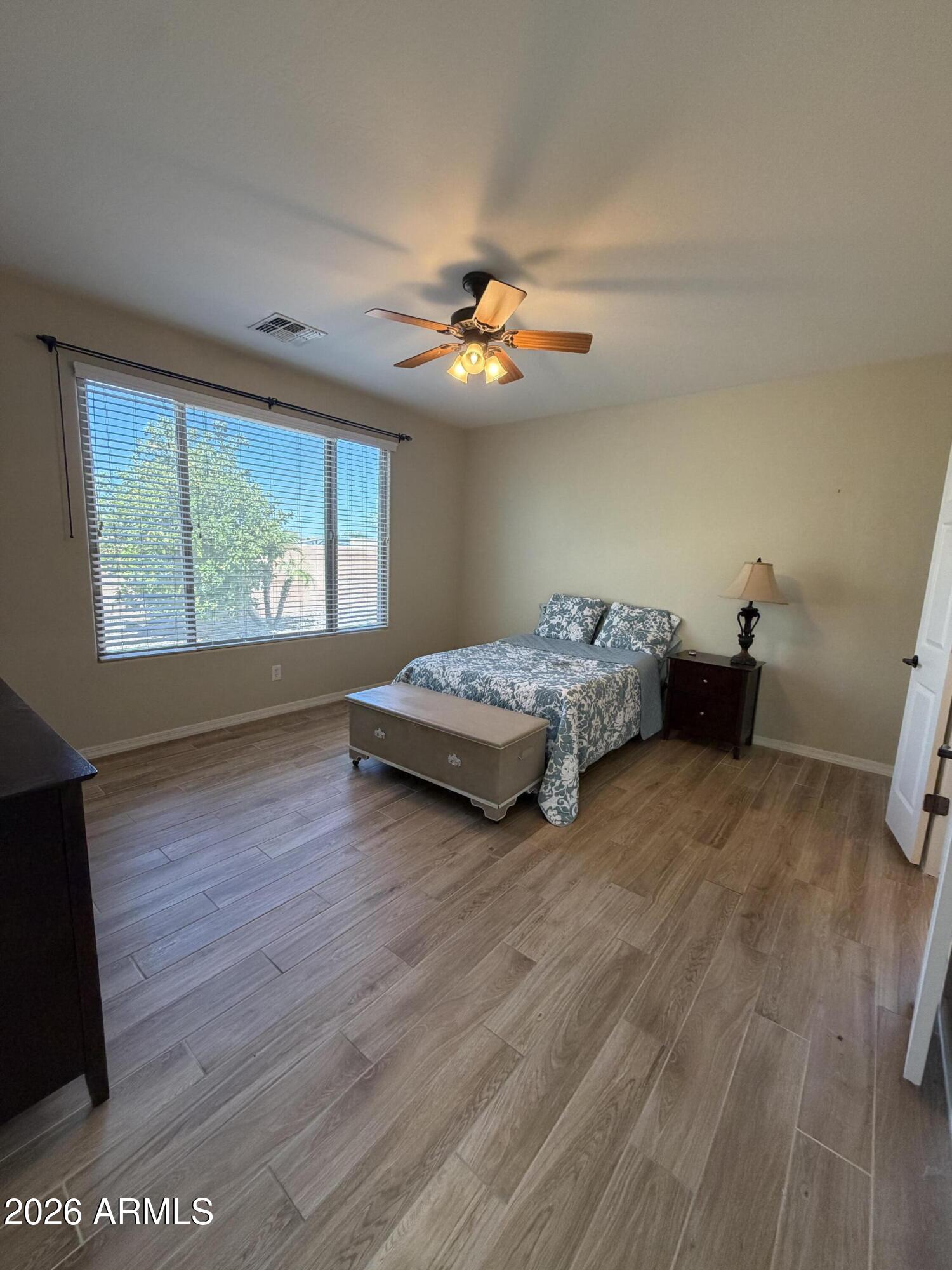 136 W LATIGO Circle
