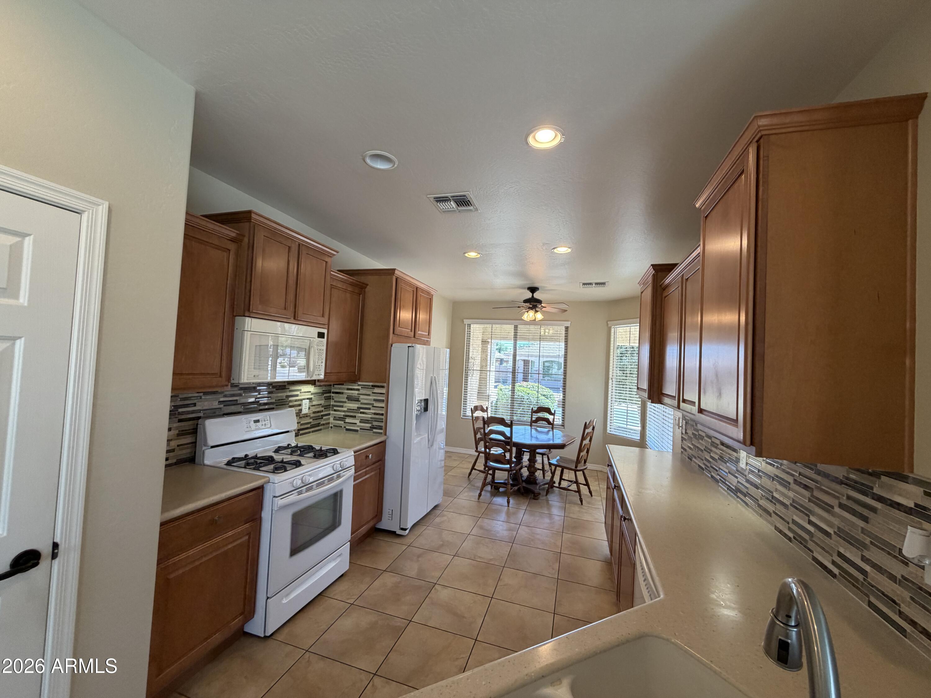 136 W LATIGO Circle