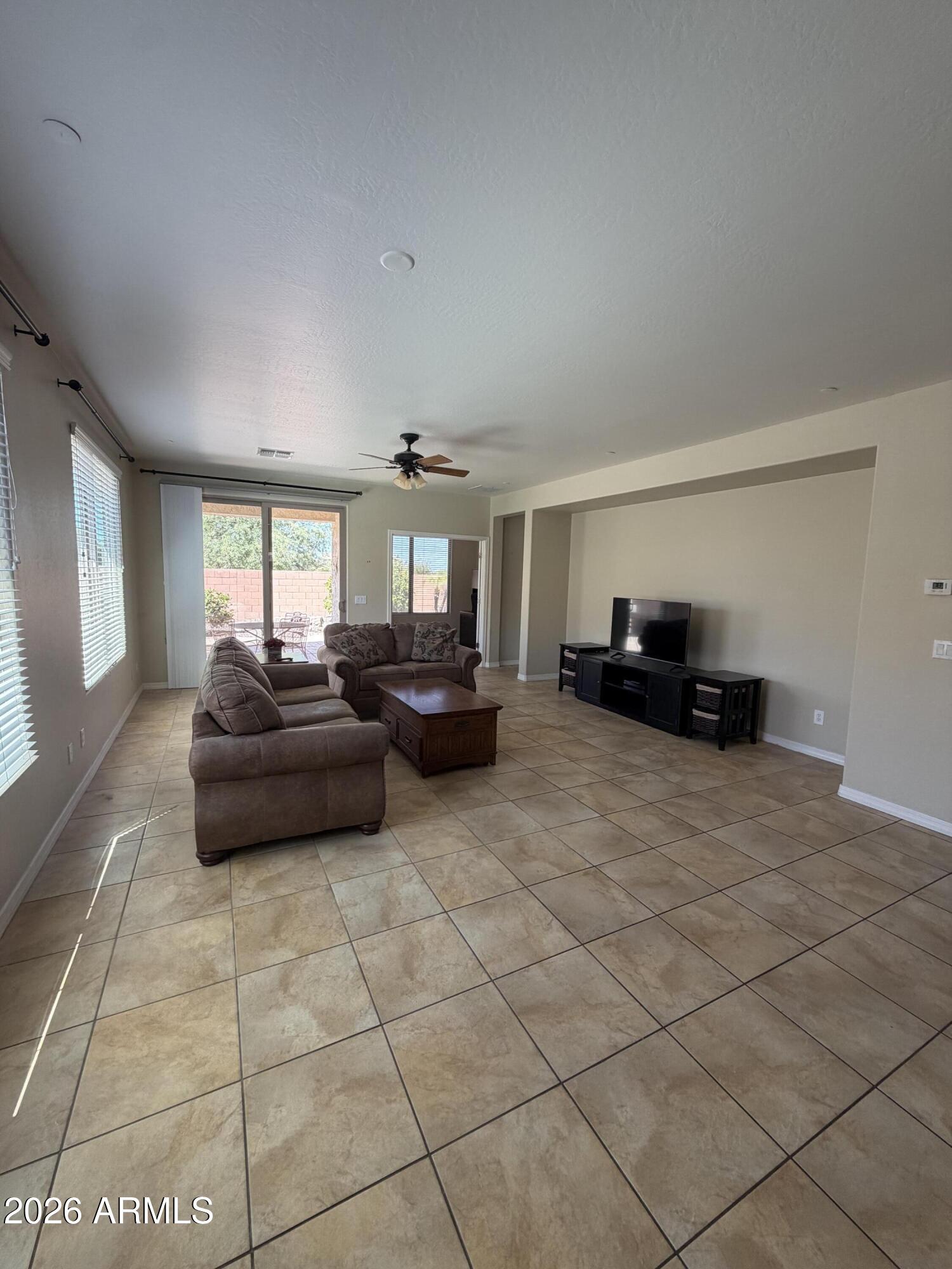 136 W LATIGO Circle