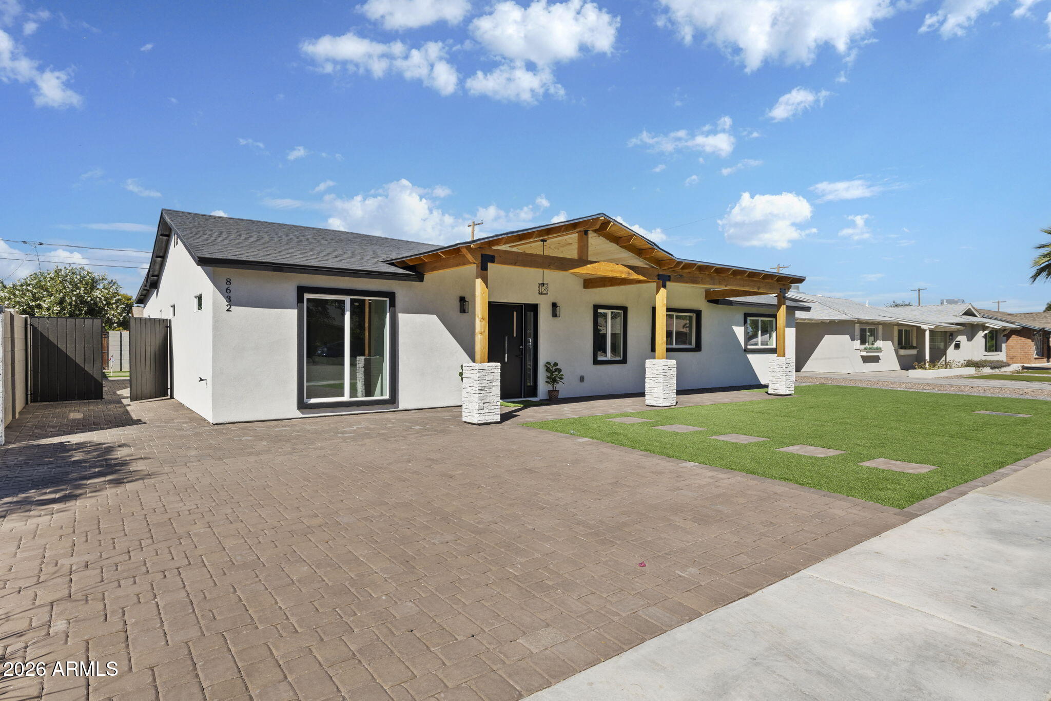 8632 E HIGHLAND Avenue