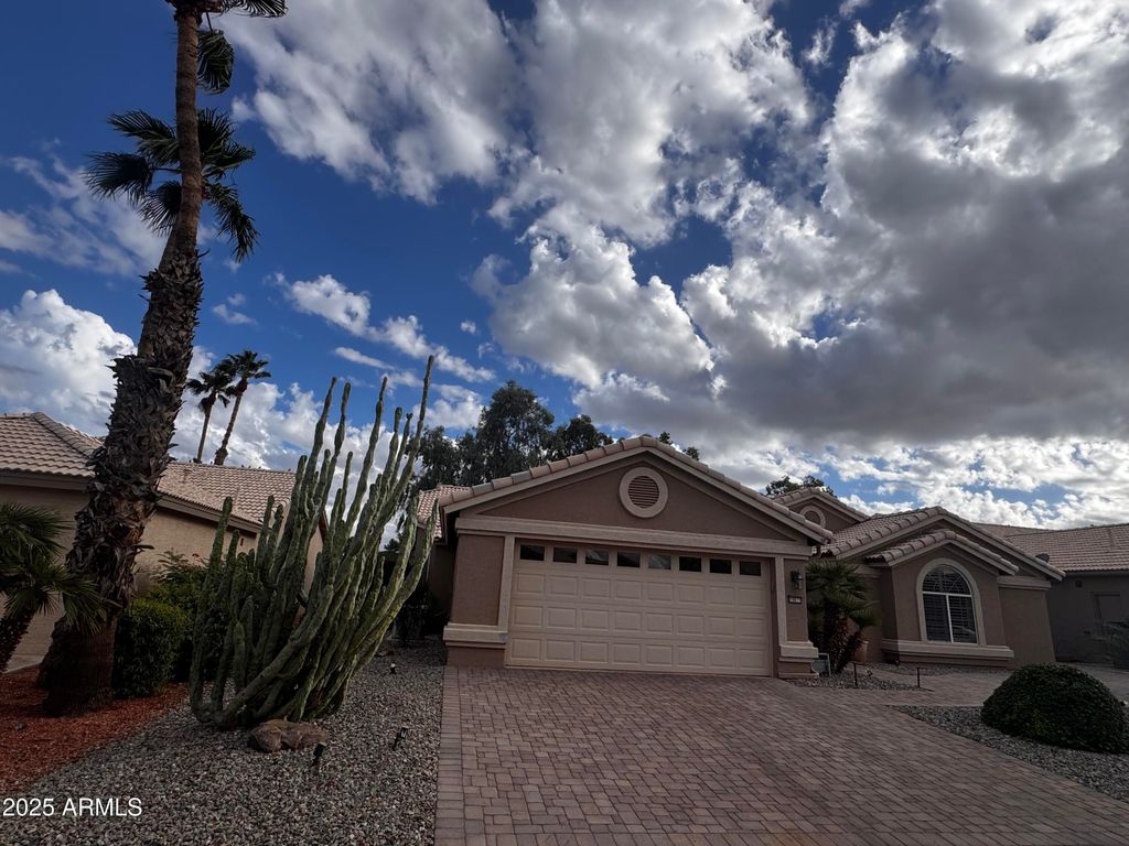 Photo of 15671 W Piccadilly Road, Goodyear, AZ 85395 (MLS # 6933261)