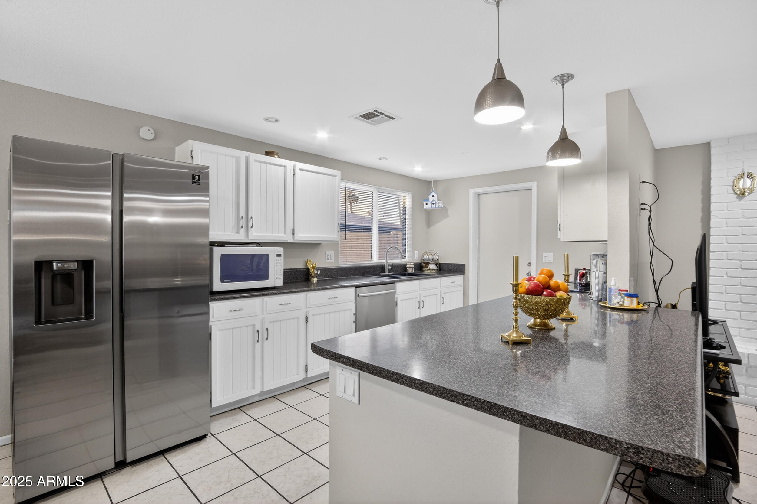 1403 W PALOMINO Drive