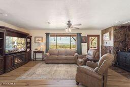 2540 W DIAMOND Drive