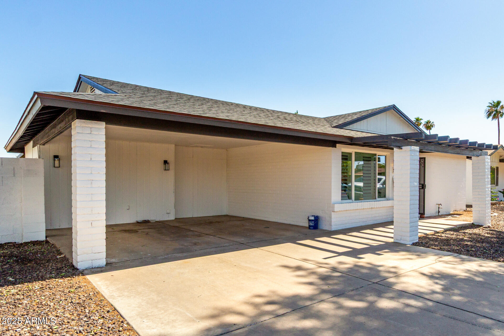 2409 W JAVELINA Avenue