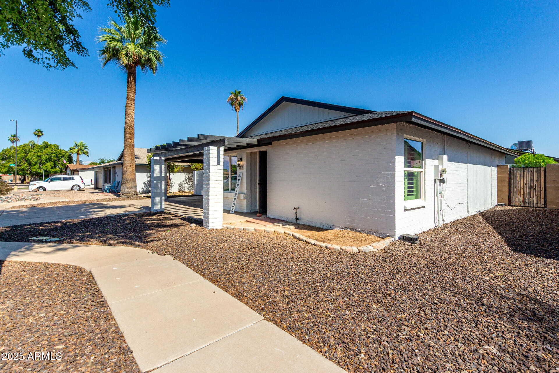 2409 W JAVELINA Avenue