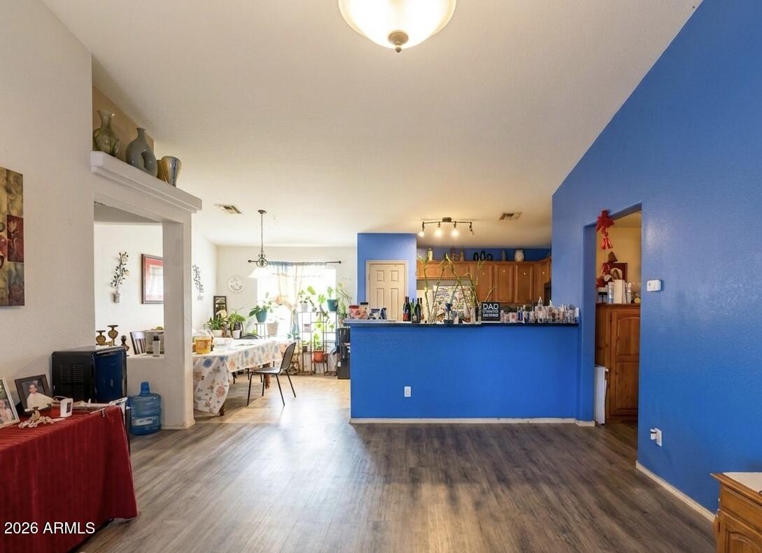 3202 W CARLOS Lane