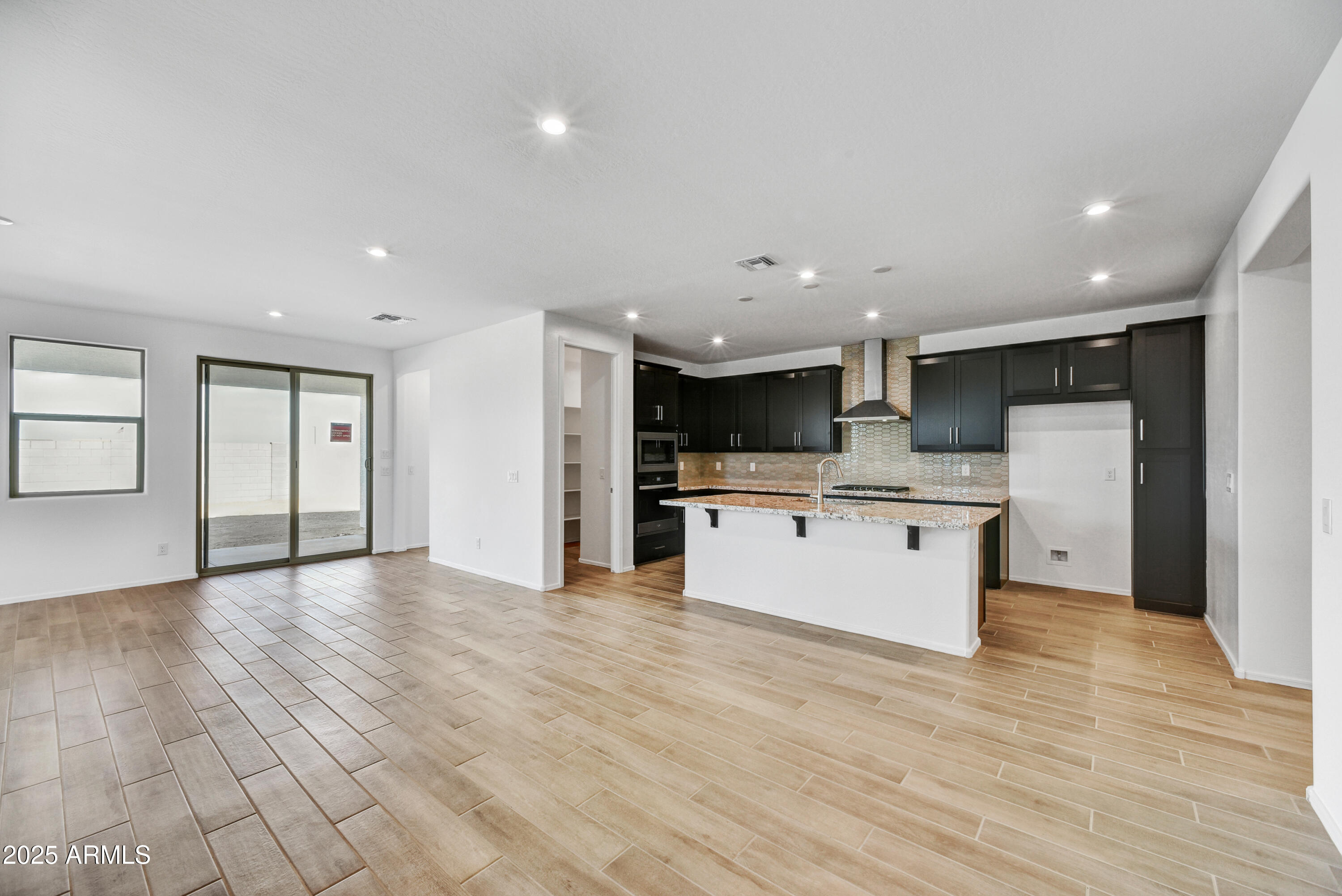 18950 W STELLA Avenue