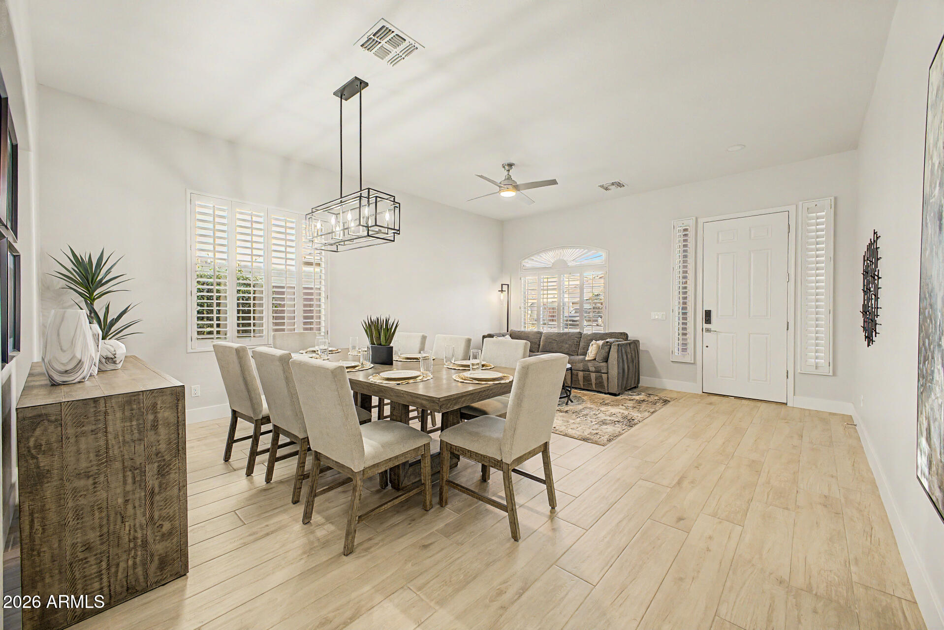 7236 W PARADISE Lane