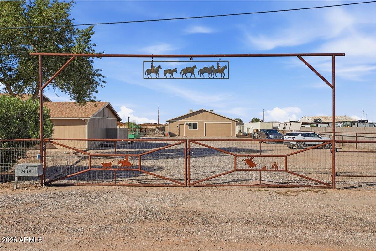 1414 W OCOTILLO Road