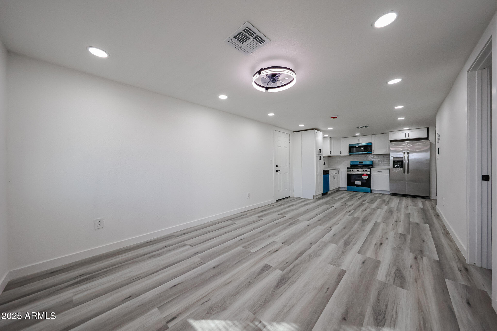 2024 W HADLEY Street