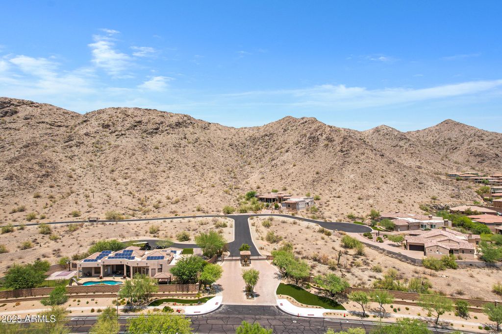 Photo of 3054 W Briarwood Terrace #92, Phoenix, AZ 85045 (MLS # 6893697)