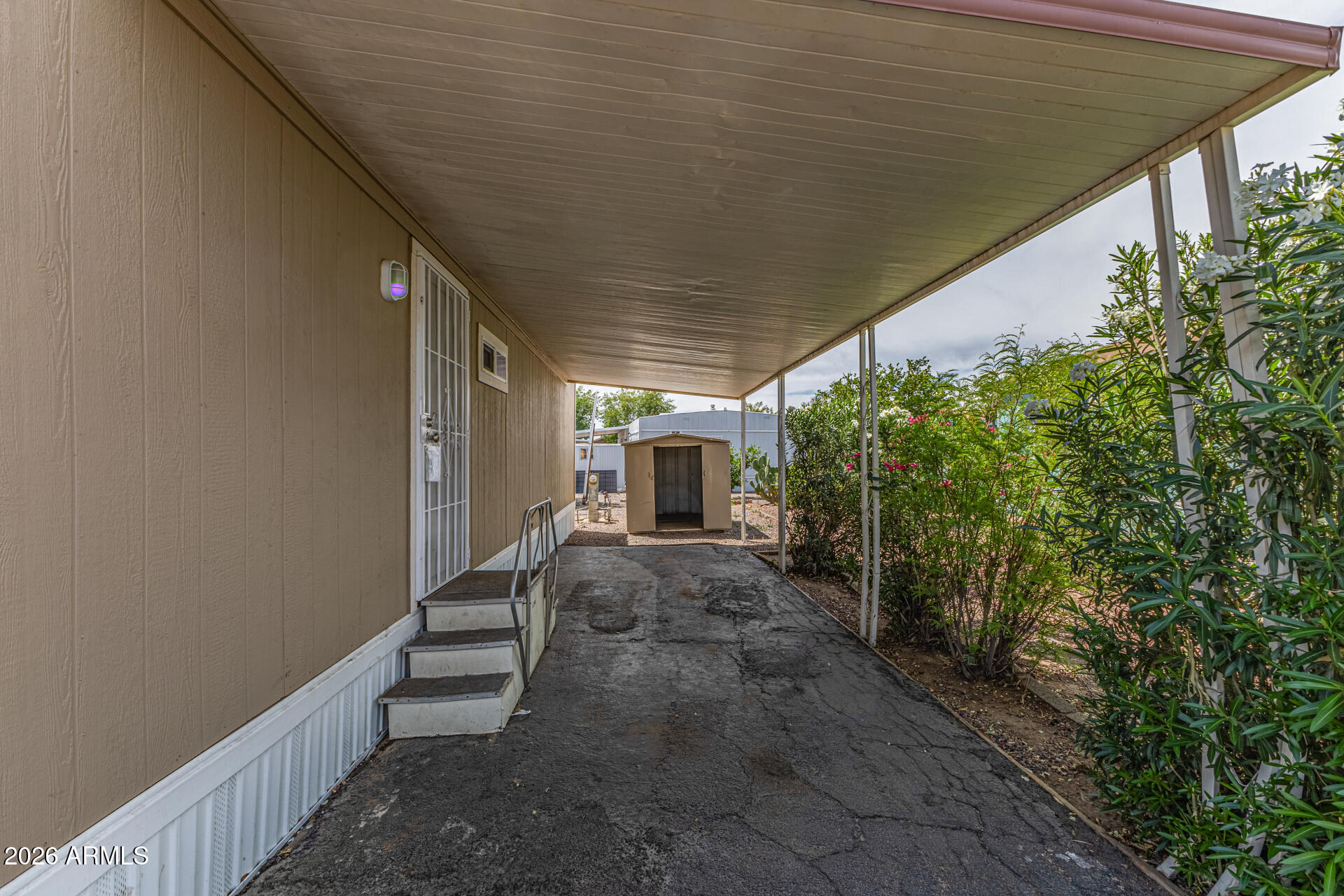 5747 W MISSOURI Avenue 41