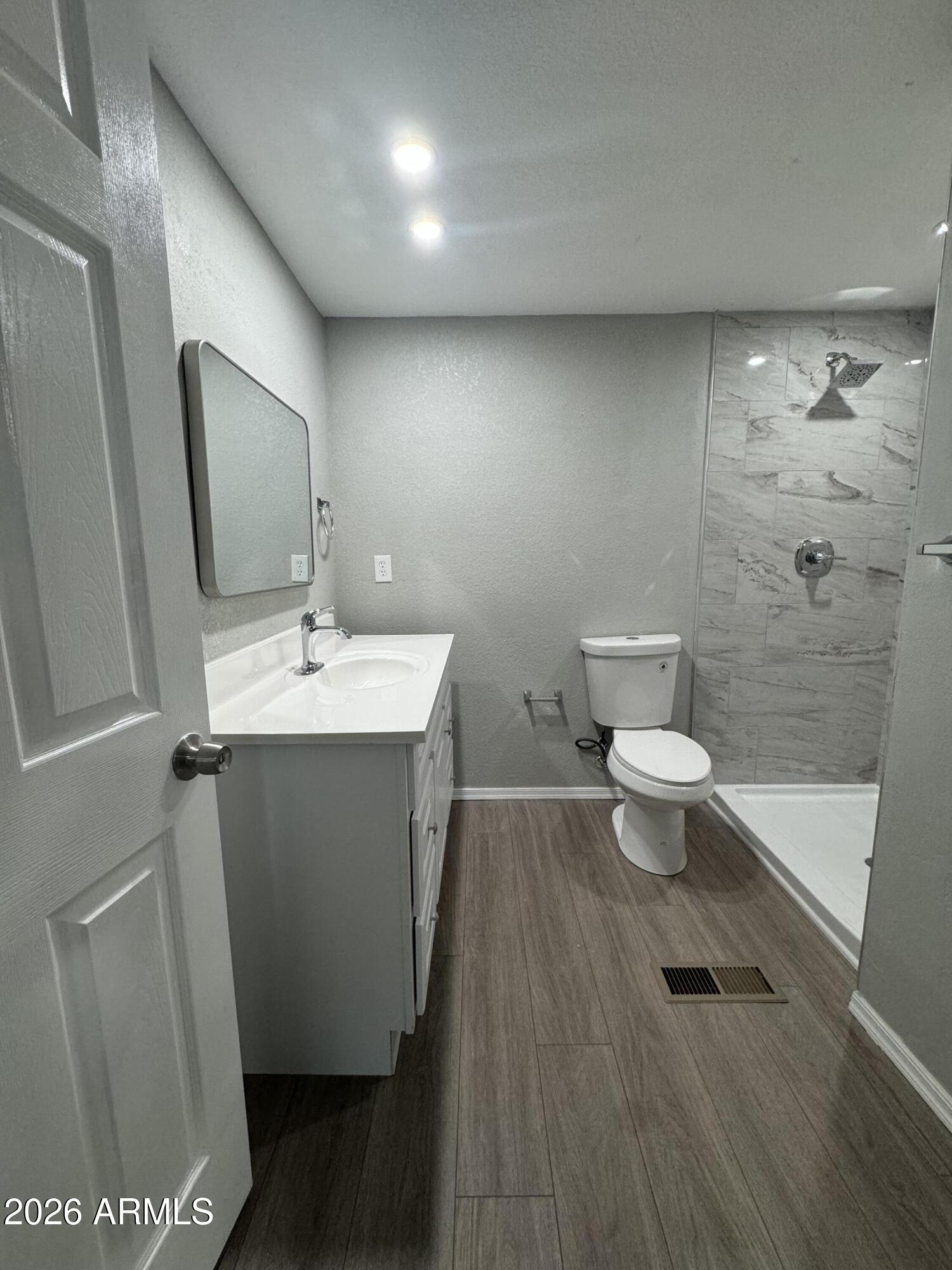 5747 W MISSOURI Avenue 41