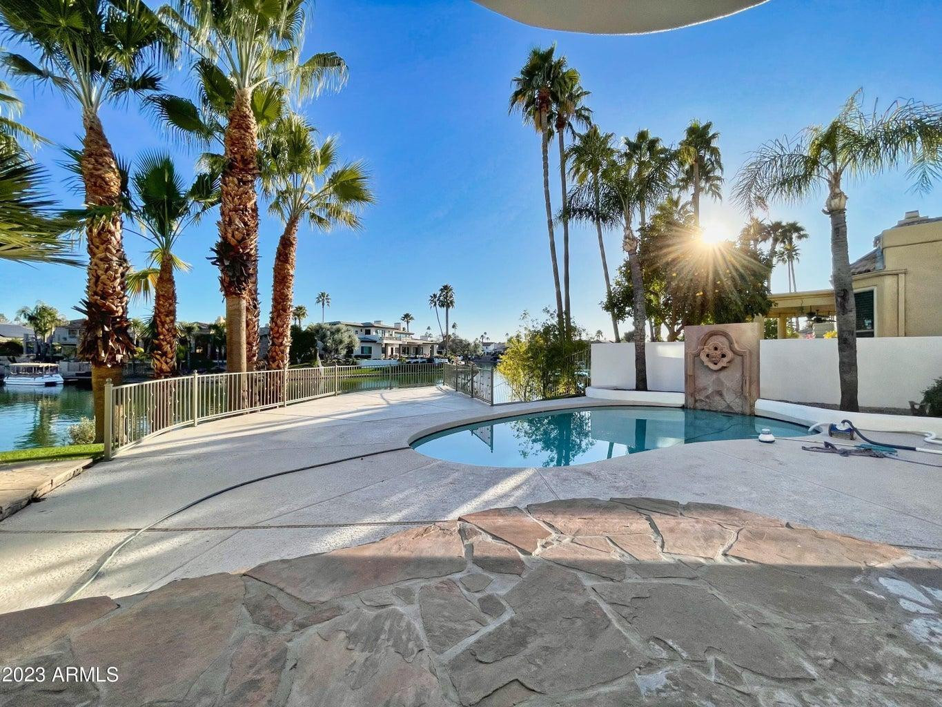 9943 E Island Circle