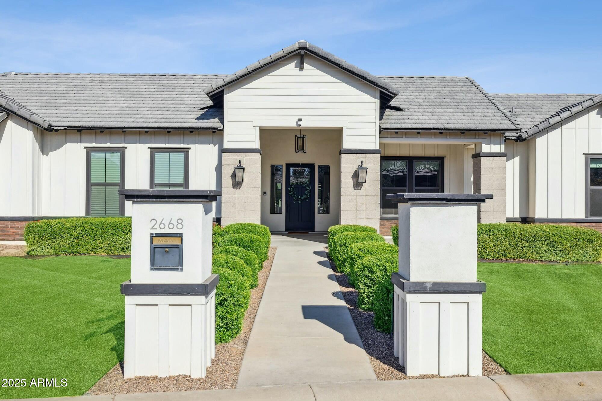 2668 E KINGBIRD Court