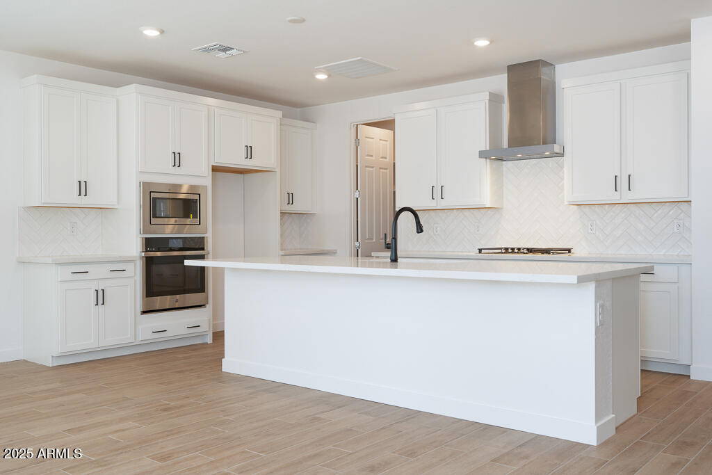 40113 N Alameda Drive