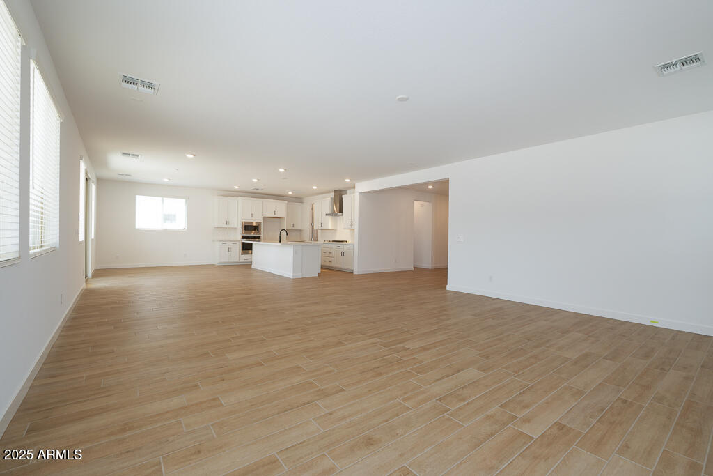 40113 N Alameda Drive