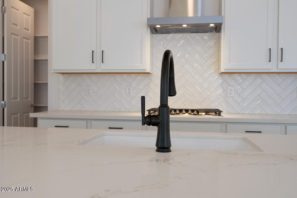 40113 N Alameda Drive