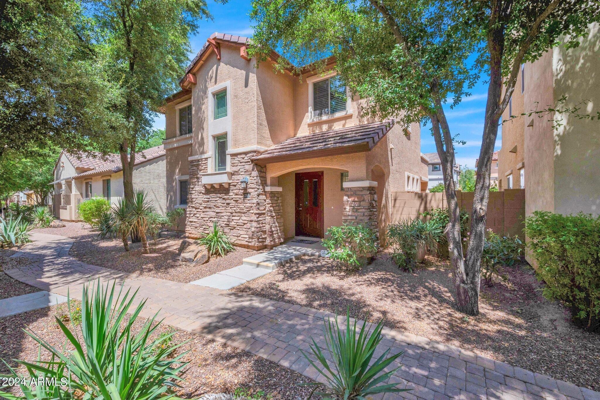 2532 E Vermont Drive