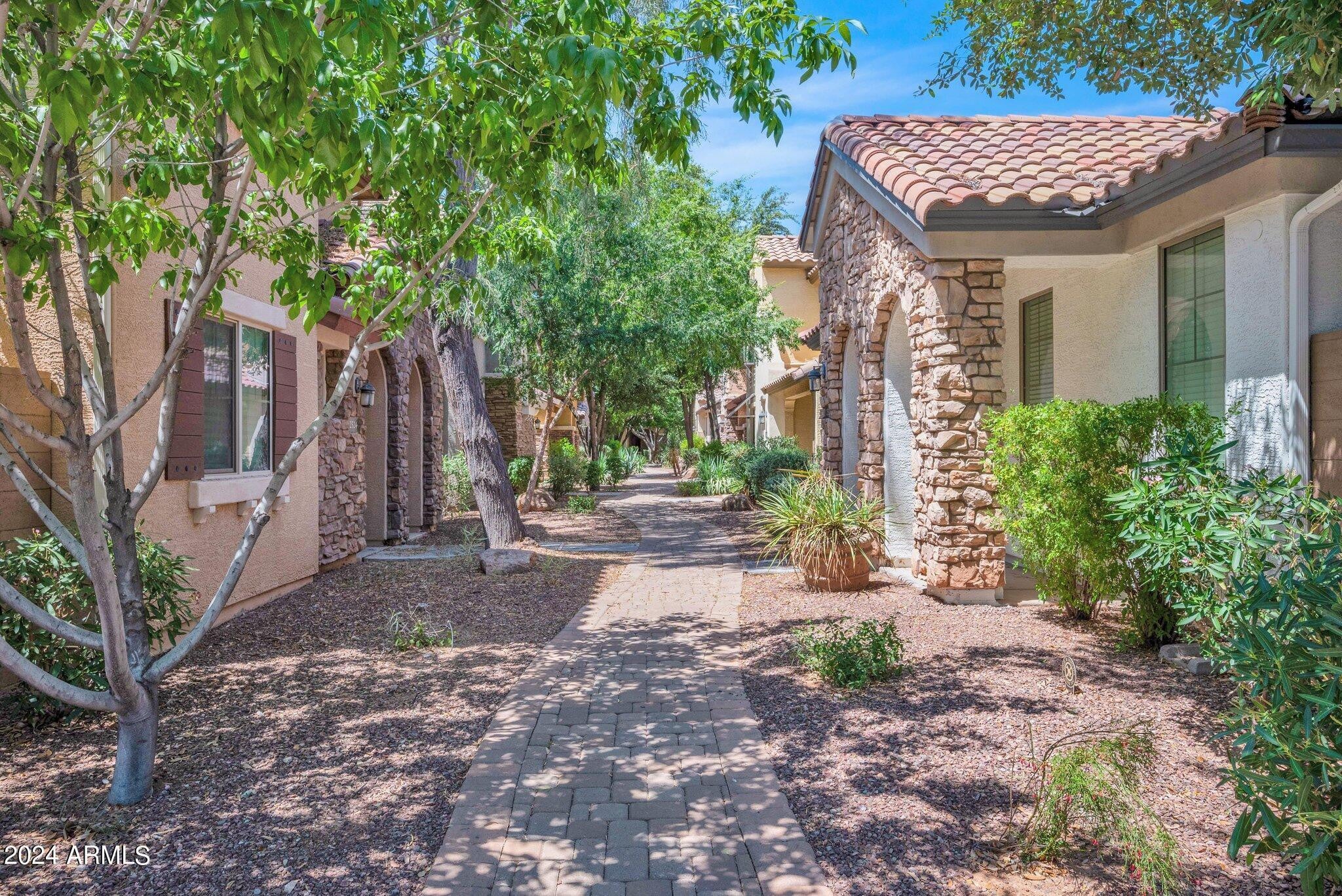2532 E Vermont Drive