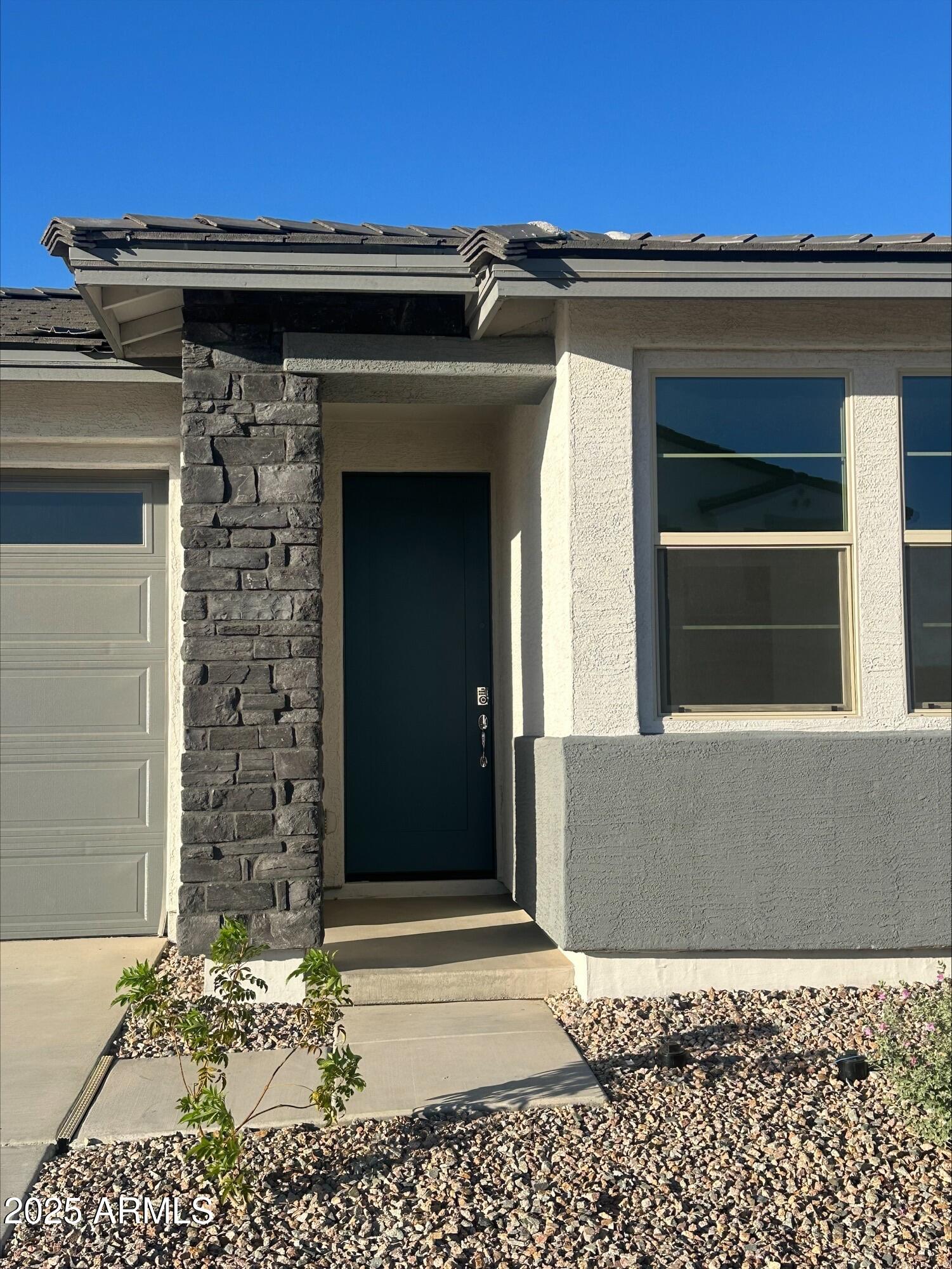 37616 W PATTERSON Street