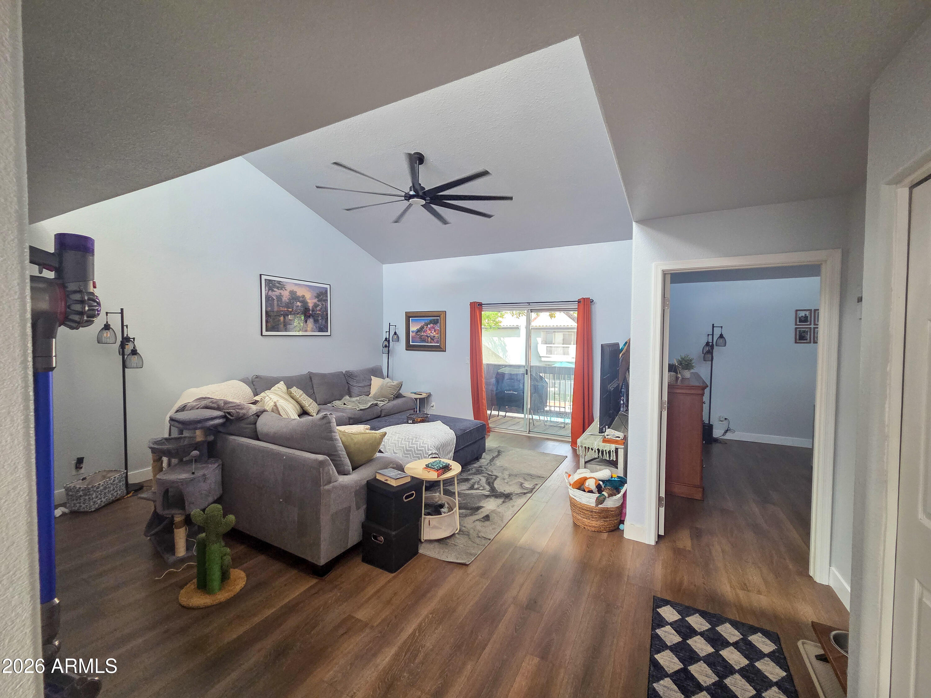 220 N 22nd Place 2006