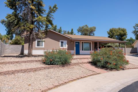 Photo of 2526 E John Cabot Road, Phoenix, AZ 85032 (MLS # 7034115)