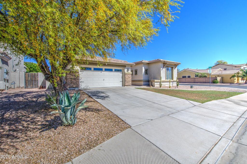 Photo of 128 E Caribbean Drive, Casa Grande, AZ 85122 (MLS # 6998433)