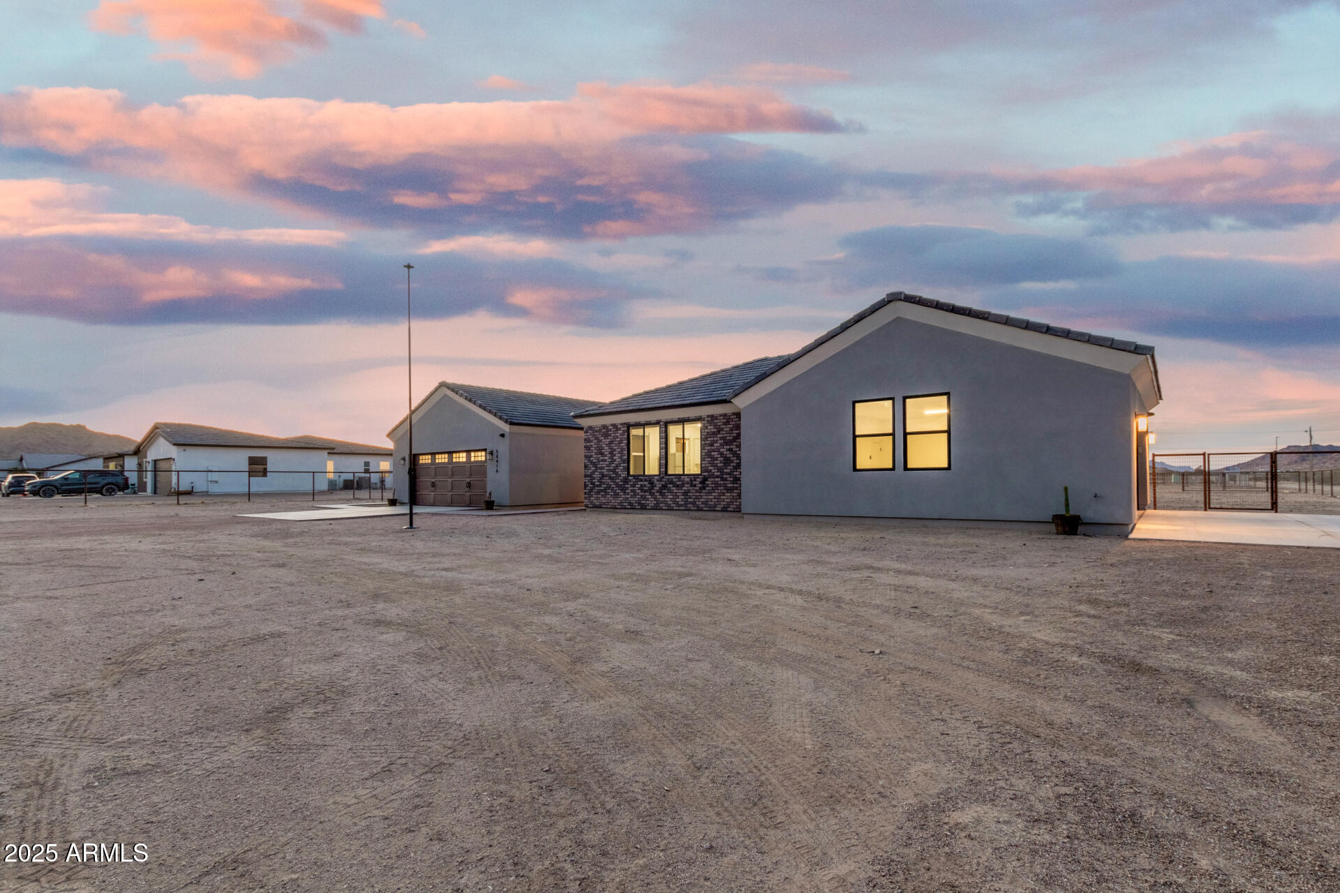 54416 W QUAIL RUN Road