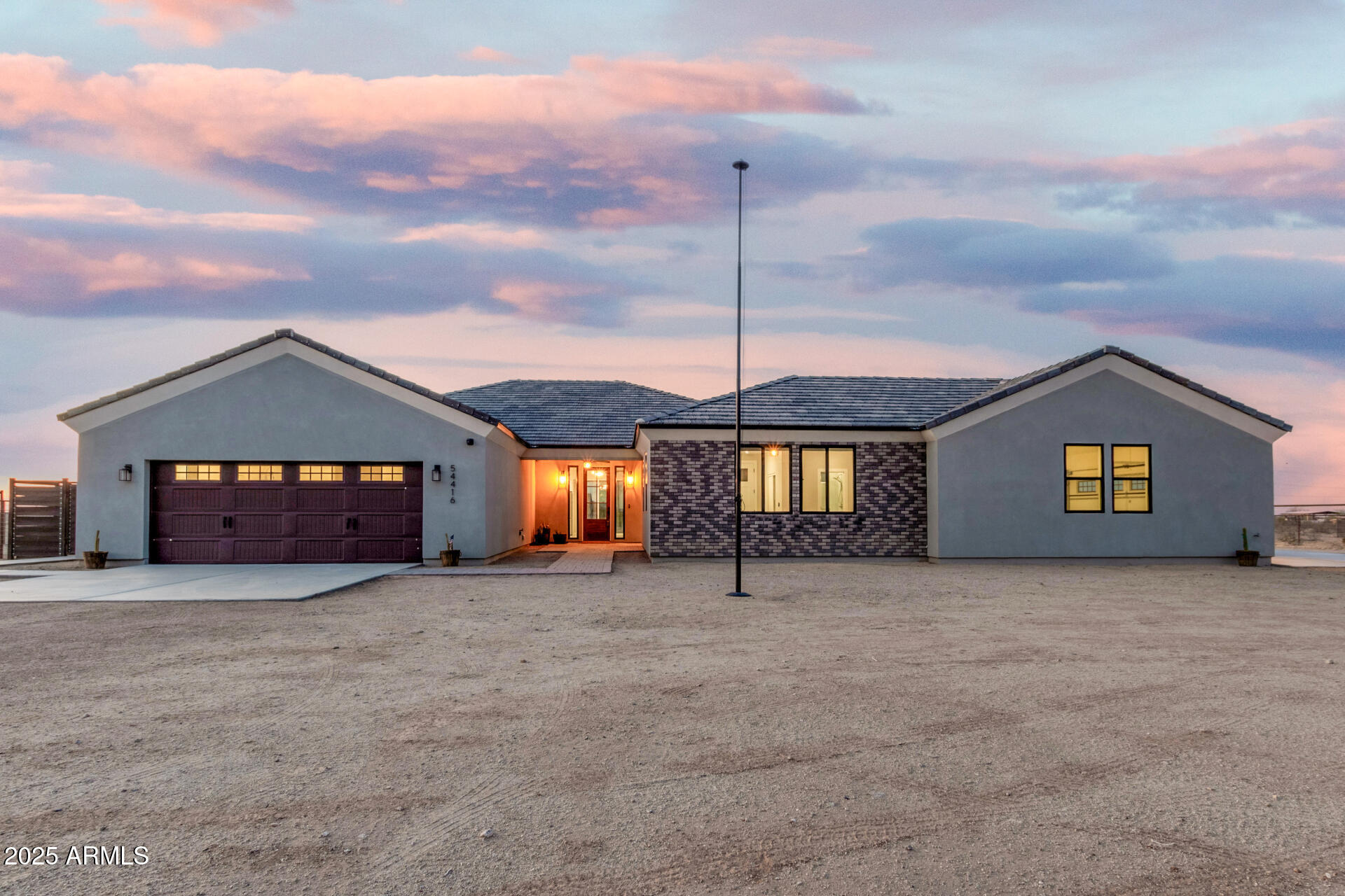 54416 W QUAIL RUN Road