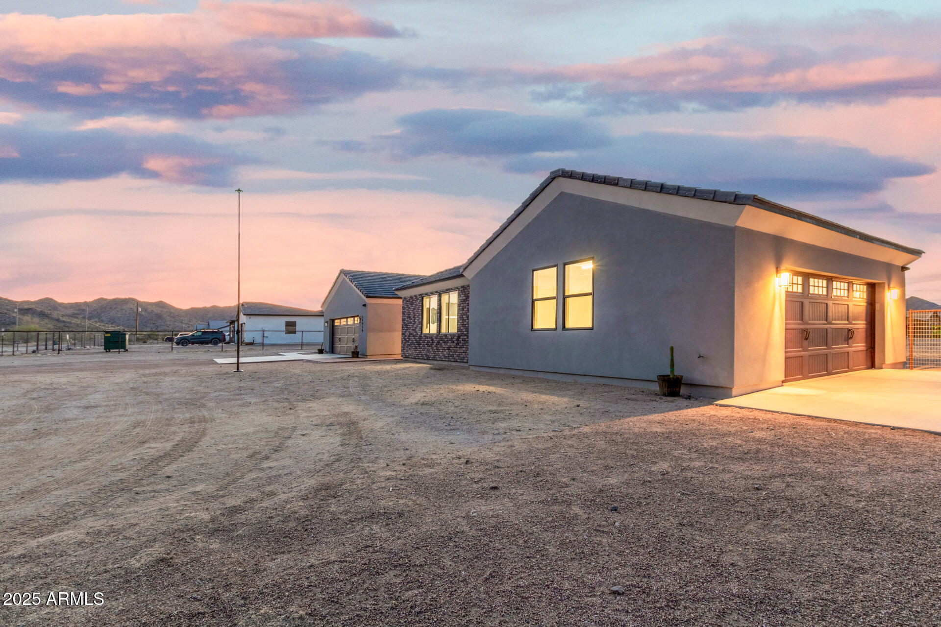 54416 W QUAIL RUN Road