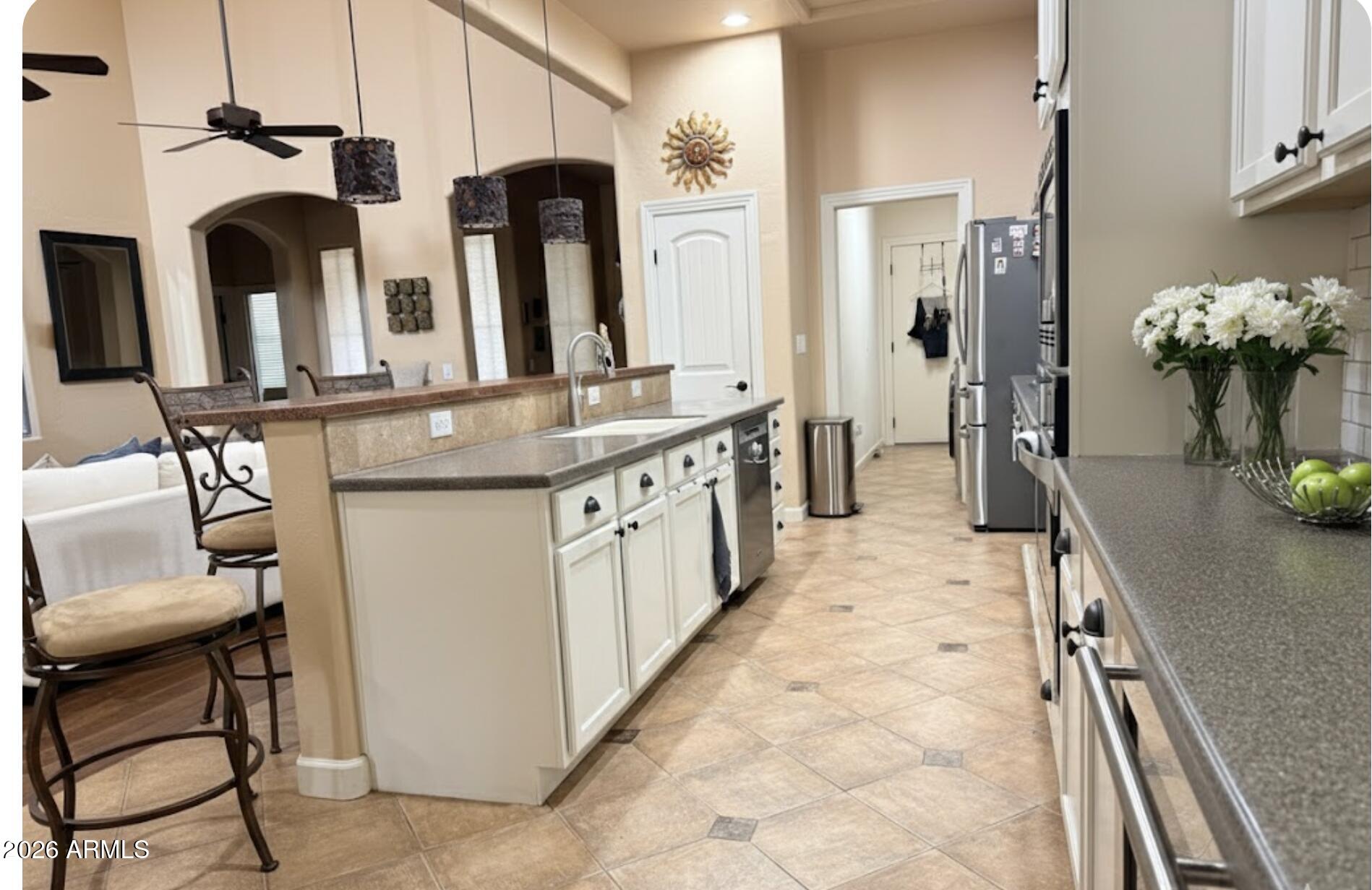 3474 N HOOPER Street