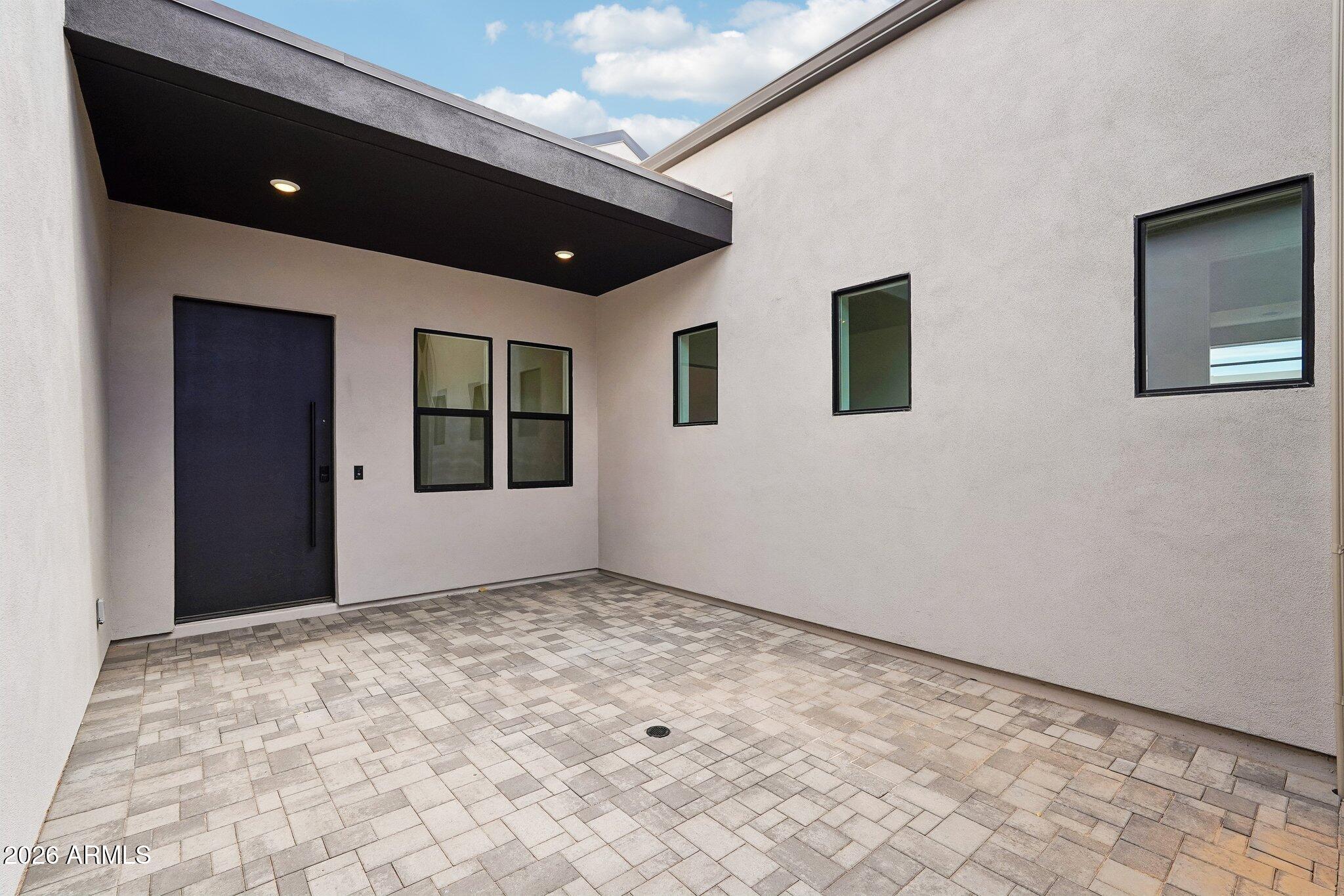 7312 W RUNNING DEER Trail