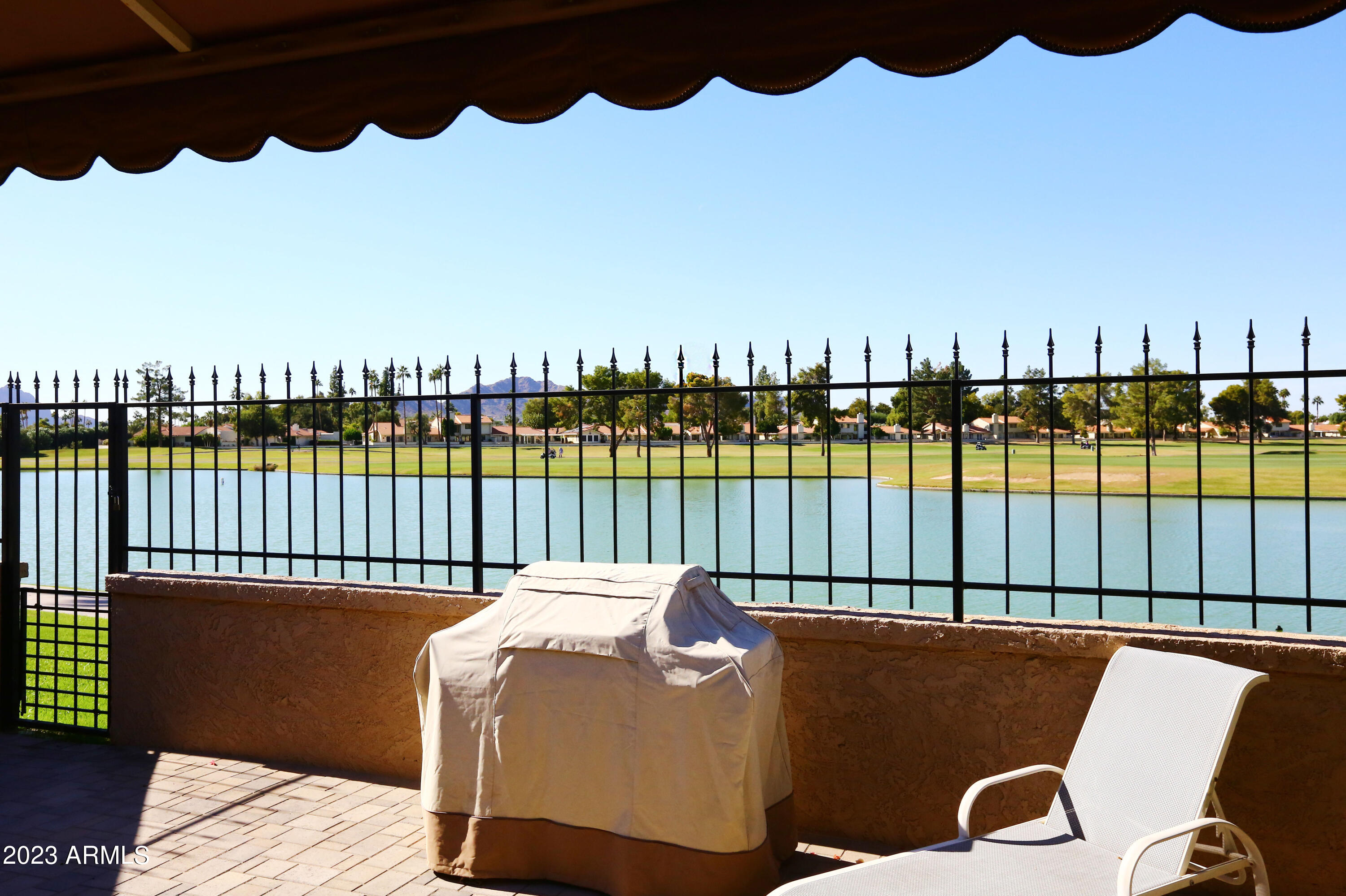 7618 N VIA CAMELLO DEL SUR --