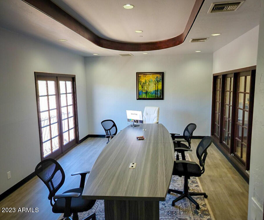 1825 E NORTHERN Avenue 275