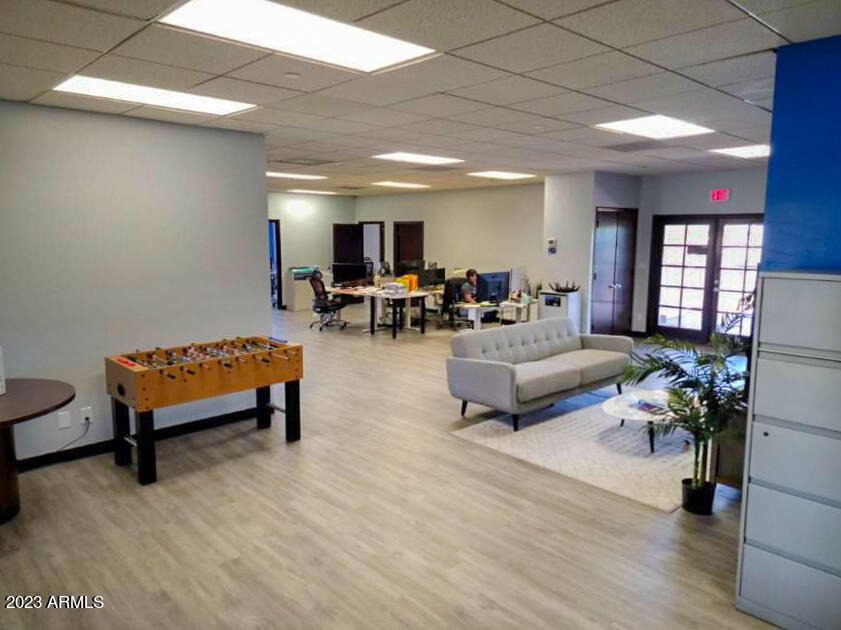 1825 E NORTHERN Avenue 275