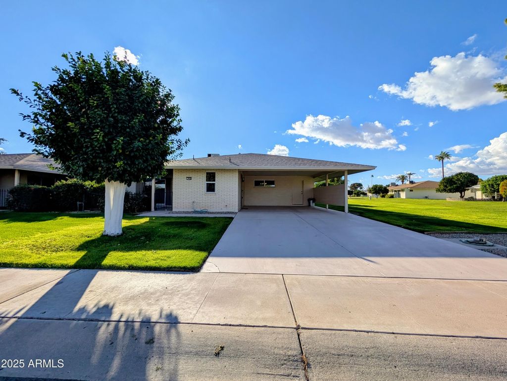 Photo of 9826 N 107th Avenue, Sun City, AZ 85351 (MLS # 6950023)