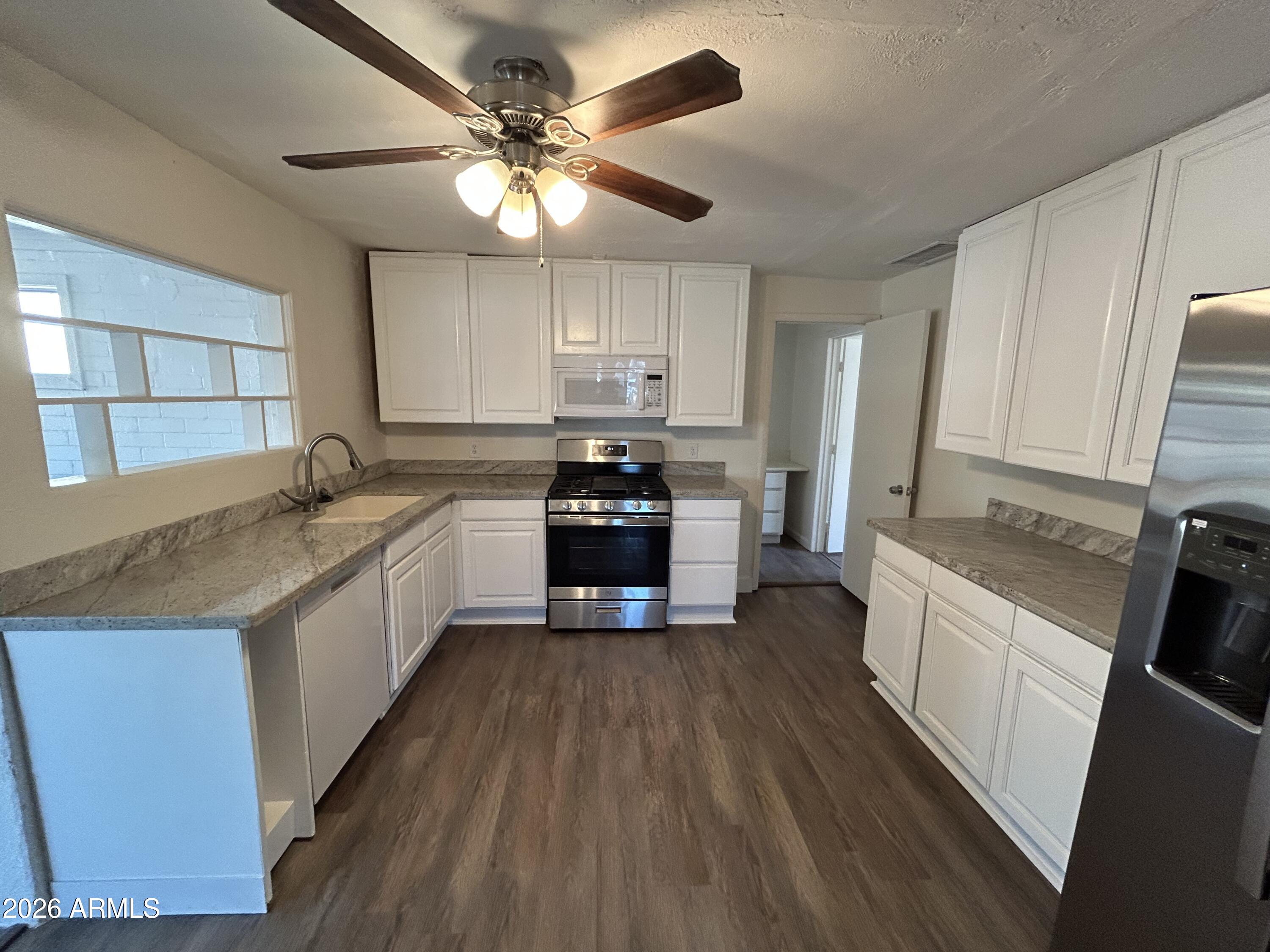 2922 W Granada Road