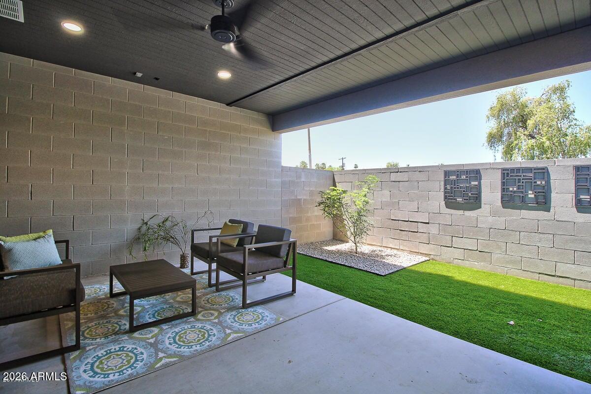 2727 E THOMAS Road 5