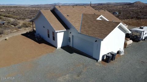 A home in Cordes Lakes