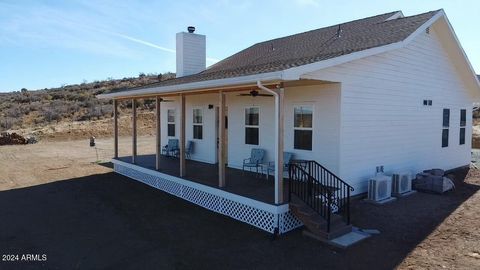 A home in Cordes Lakes