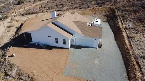 A home in Cordes Lakes