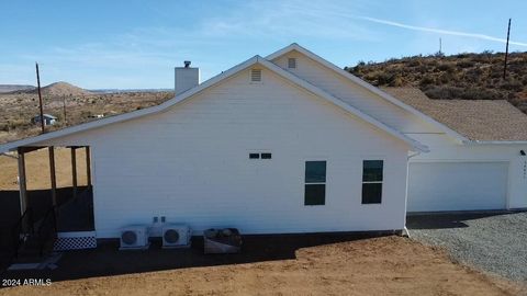 A home in Cordes Lakes