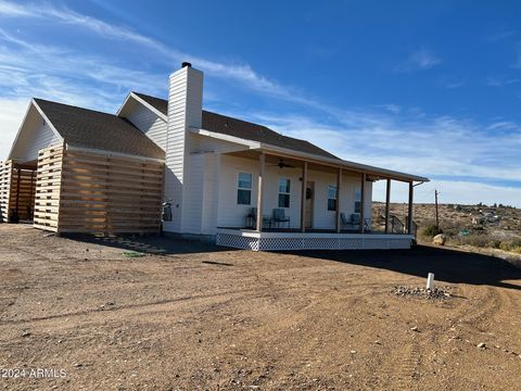 A home in Cordes Lakes