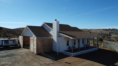 A home in Cordes Lakes