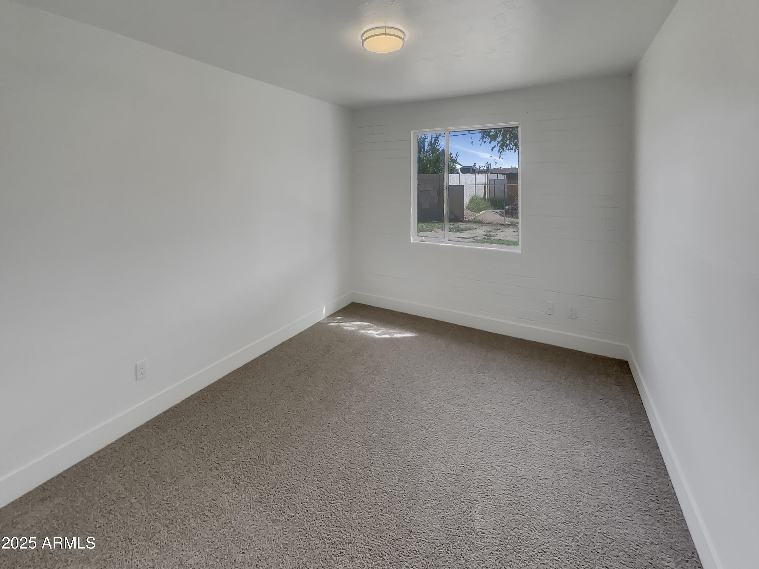 6633 W COLTER Street