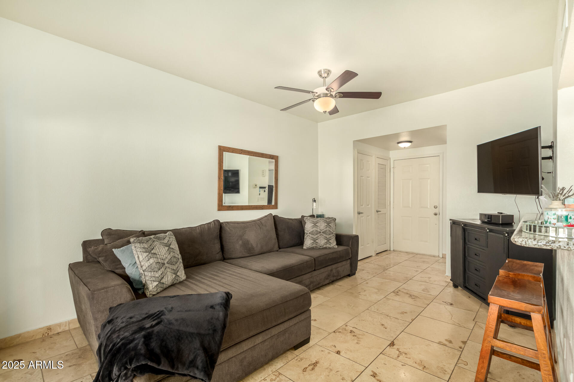 9711 E MOUNTAIN VIEW Road 2514