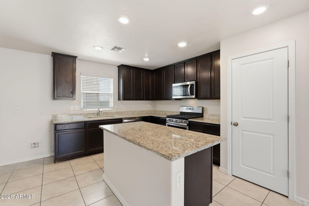 Photo of 3923 S 82nd Drive, Phoenix, AZ 85043 (MLS # 7071847)