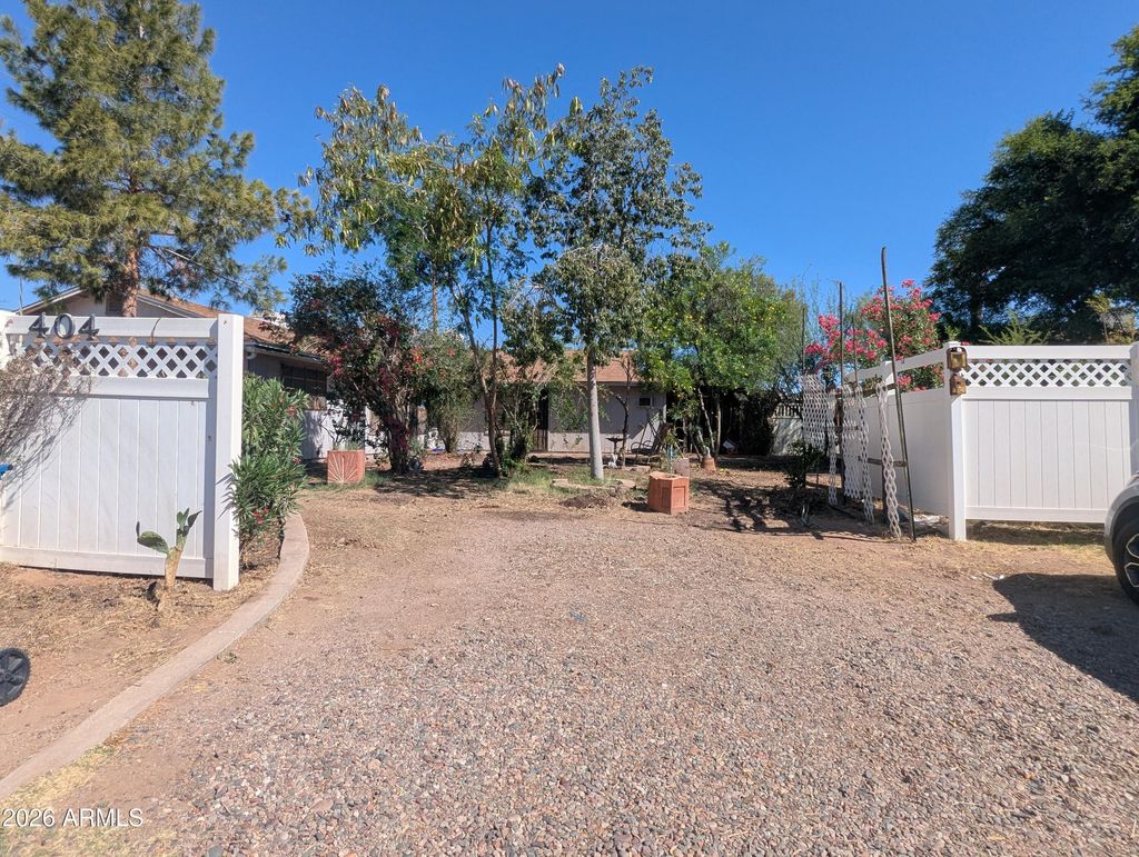 Photo of 404 E Osage Avenue, Apache Junction, AZ 85119 (MLS # 7016776)