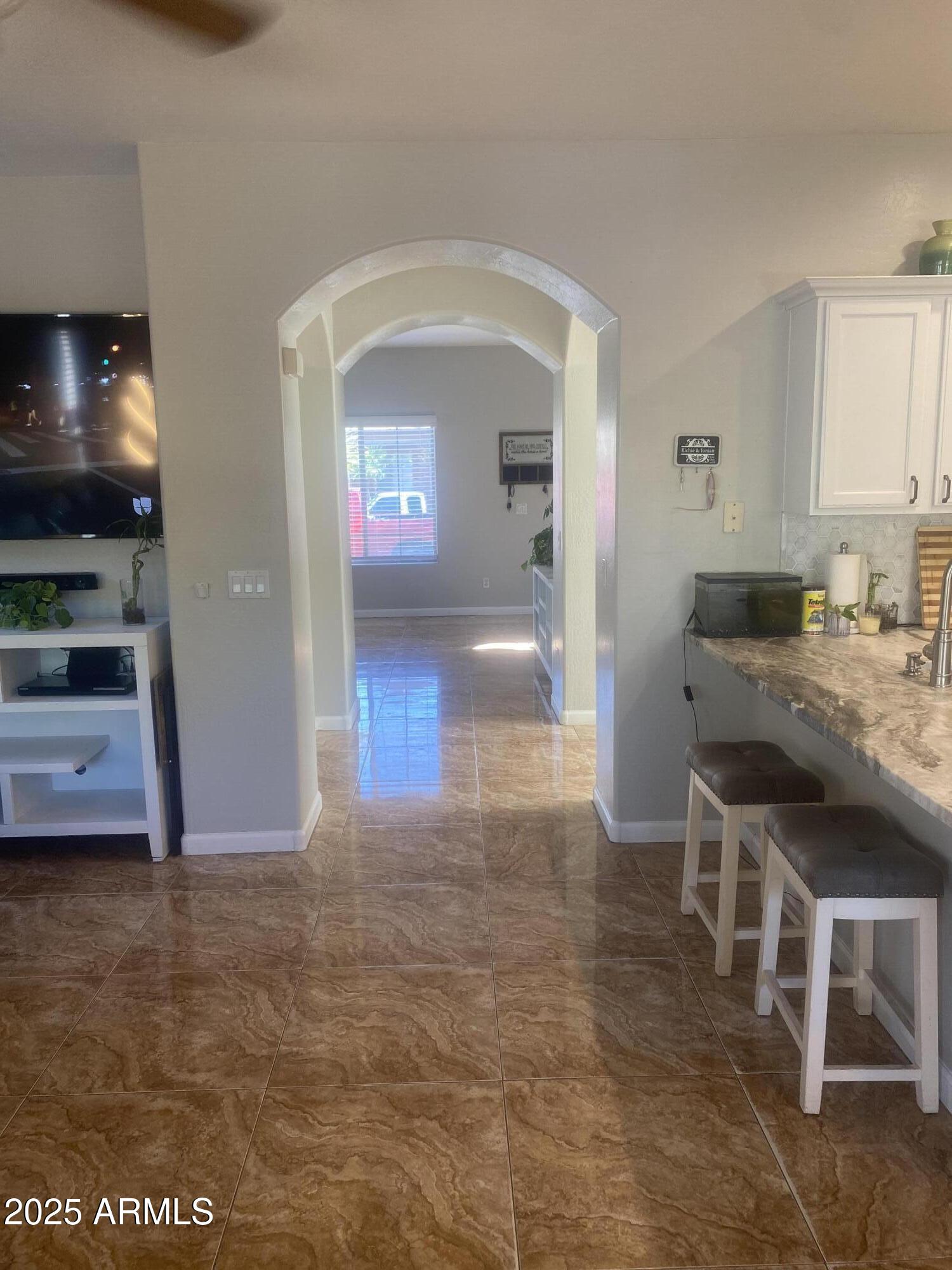 546 E SAN CARLOS Way